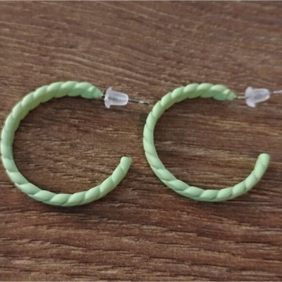 pale green earrings textured hoops - Picture 2 of 3